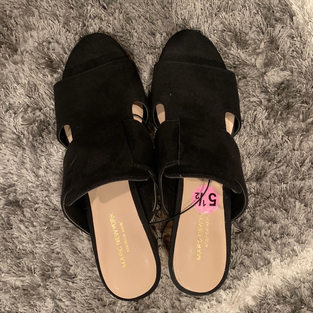 NWT Andrew Marc New York Low Block Heels